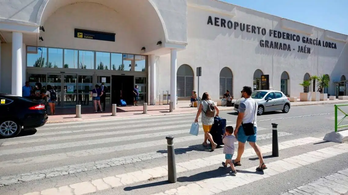 Se busca personal para trabajar en el aeropuerto Granada-Jaén.