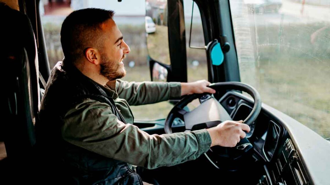 Conoce los requisitos y las condiciones que se piden a los aspirantes a estas 45 vacantes para trabajar de camionero.