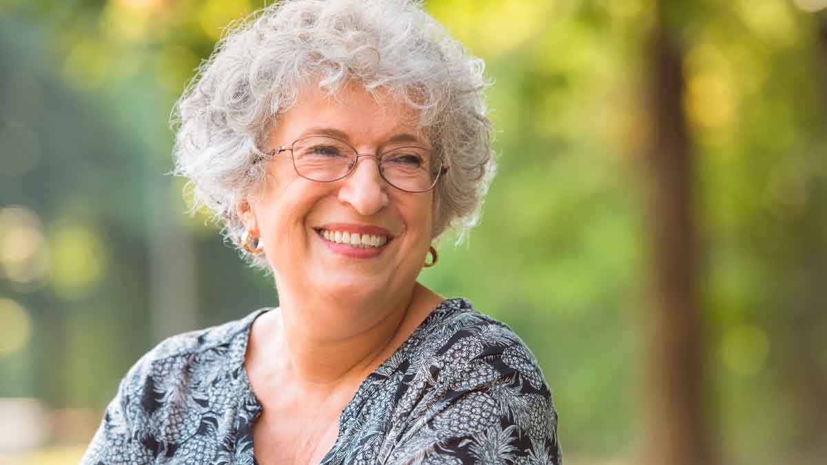 Toma nota de todos los beneficios y ayudas que hay disponibles en la Comunidad Autónoma de Andalucía para las personas mayores de 65 años.