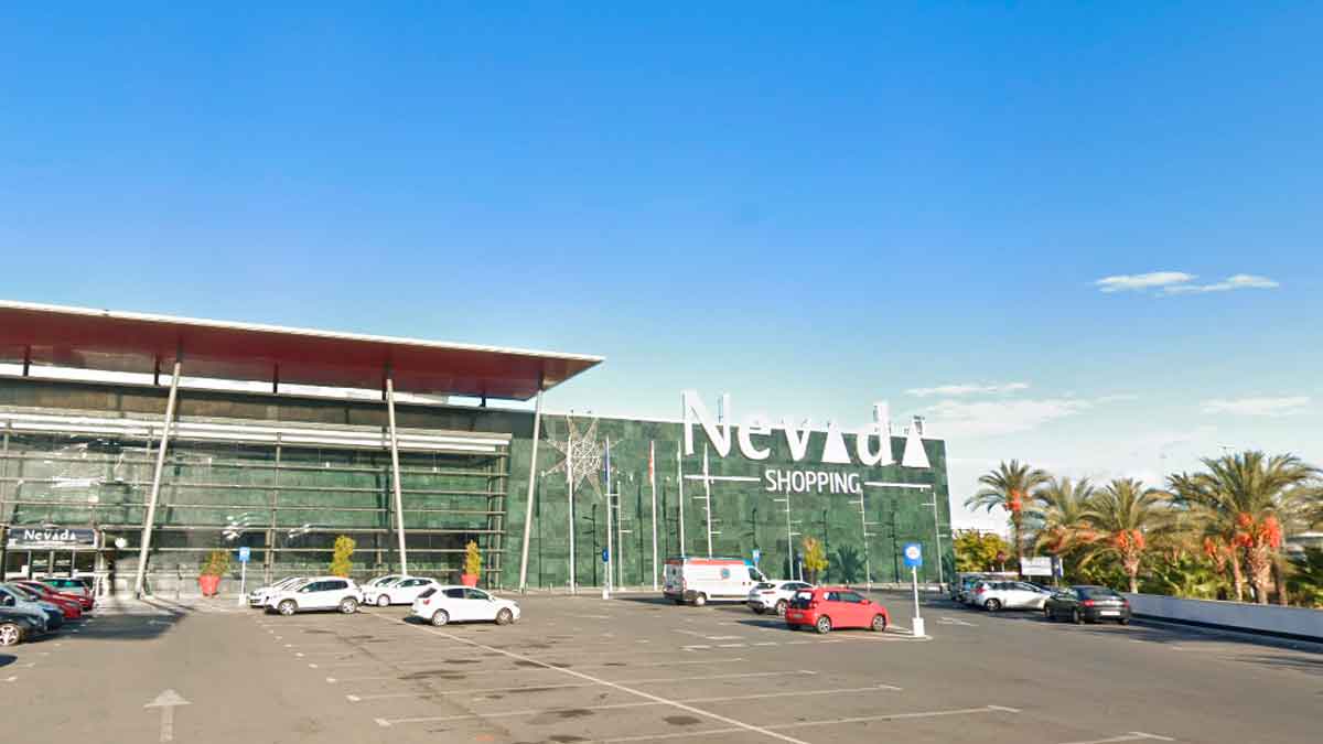 La firma de bisutería Bijou Brigitte busca una dependienta para trabajar en Centro Comercial Nevada Shopping: requisitos.