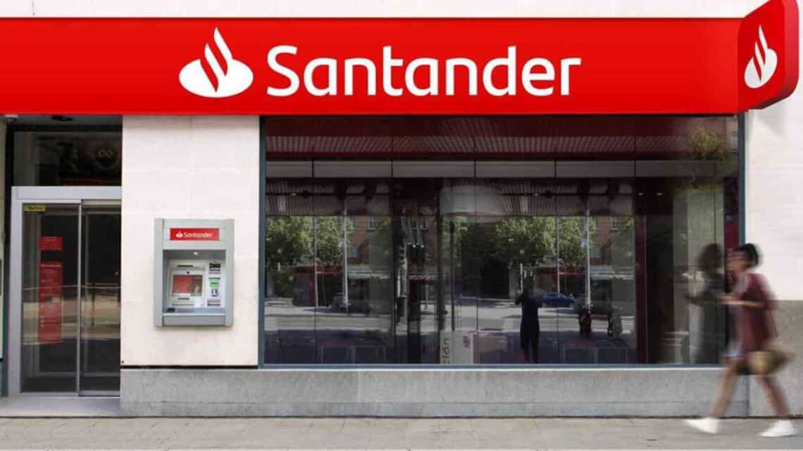 Banco Santander ofrece hasta 600 euros por domiciliar tu nómina este mes