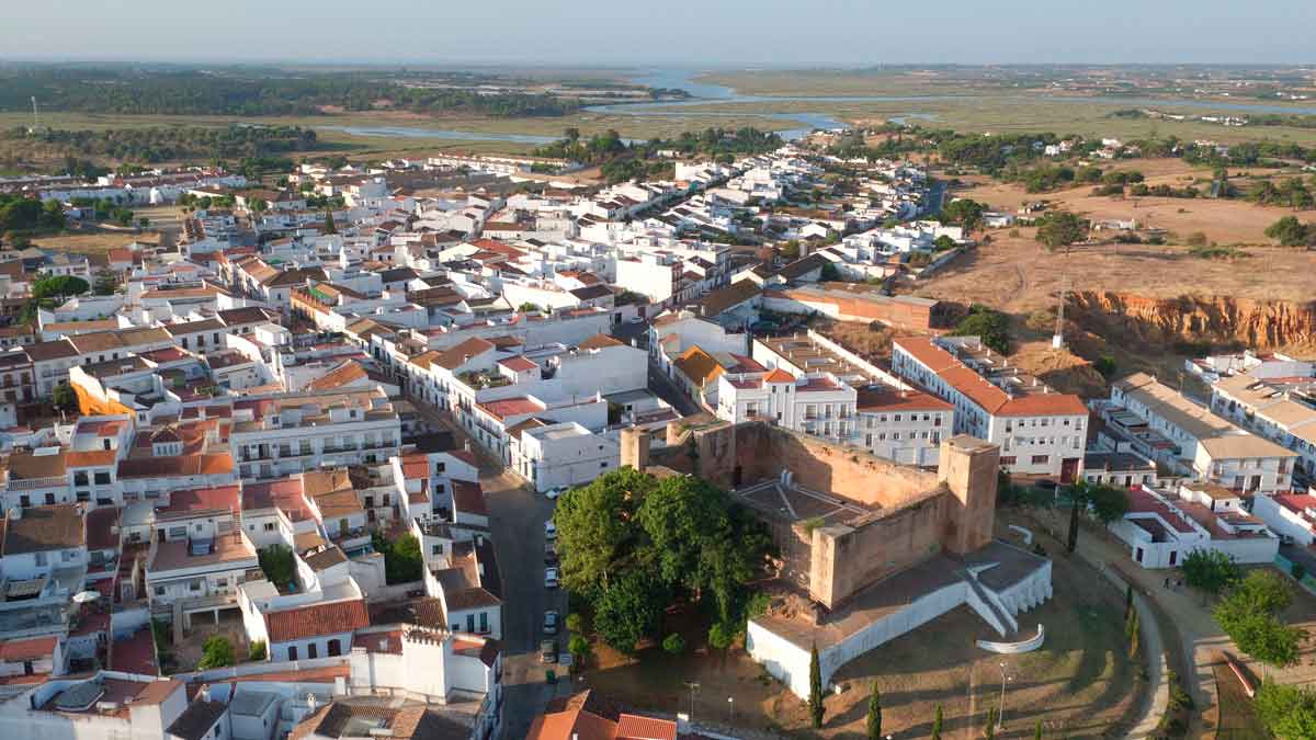 Urge encontrar personal para trabajar en una finca ubicada en este municipio de la provincia de Huelva: cómo enviar el CV.