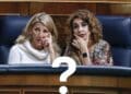 Ministras Yolanda Díaz y María Jesús Montero en el Congreso debatiendo sobre el SMI y su tributación en 2025