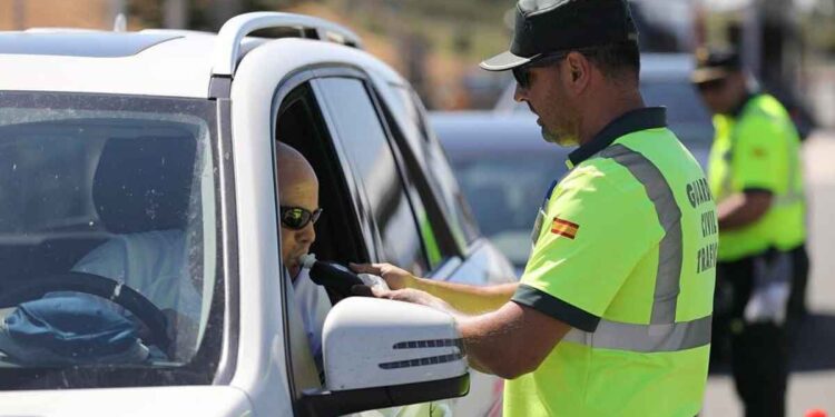 La Dirección General de Tráfico pone en el punto de mira al “método gallego”, sancionando a los impulsores de este sistema.