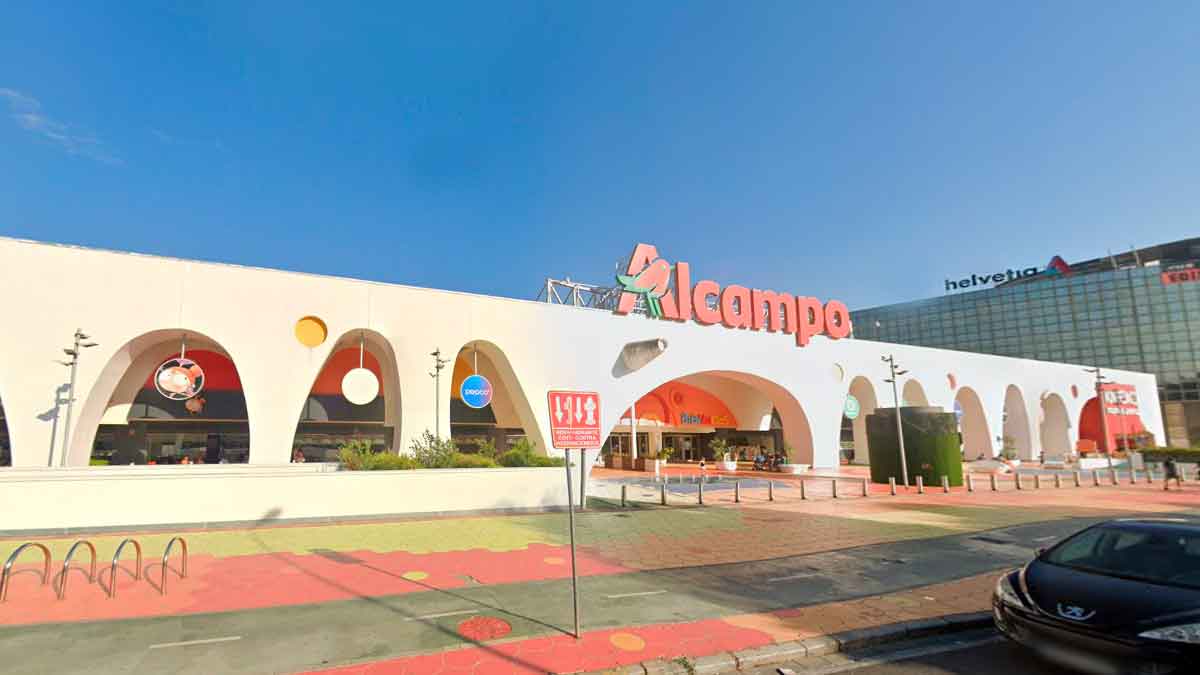 Interesante oferta de empleo para trabajar en una tienda de Centro Comercial Alcampo de Sevilla: solo piden tener la ESO.