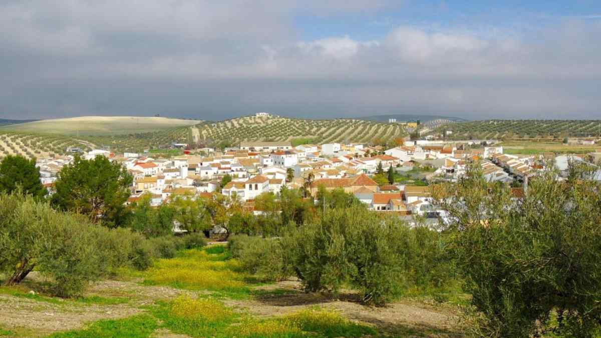 Parar frenar la problemática de la despoblación rural, el Ayuntamiento de un pueblo de Andalucía ofrece alquileres por solo 30 euros.