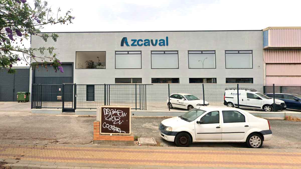 Azcaval necesita reforzar su plantilla en su fábrica de Alcalá de Guadaíra, incorporando a un/a montador/a: requisitos para postularse.