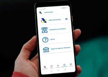 Cómo usar APP-AEAT para tramitar desde tu móvil la declaración de la Renta 2025