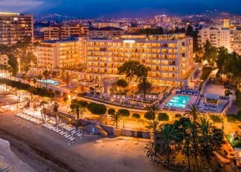 El Servicio Andaluz de Empleo anuncia que el Hotel El Fuerte de Marbella (Málaga) necesita incorporar a un ayudante de recepción.