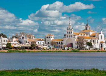 Una empresa del sector agrícola de este pintoresco pueblo de la provincia de Huelva precisa personal de forma urgente.