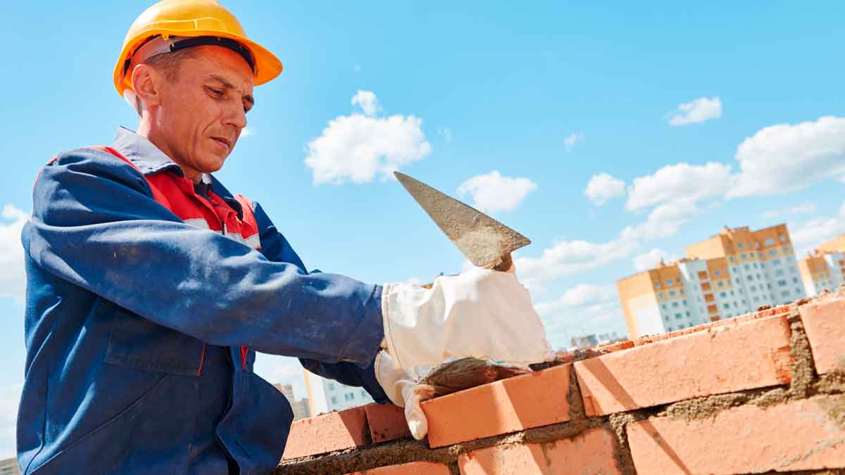 La plataforma web del Servicio Andaluz de Empleo publica, hoy, lunes, interesantes ofertas para trabajar en distintos puntos de Andalucía.