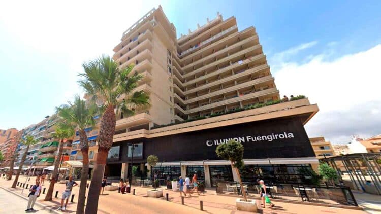 La cadena Ilunion Hotels busca personal para trabajar en su establecimiento de 4 estrellas ubicado en Fuengirola (Málaga).