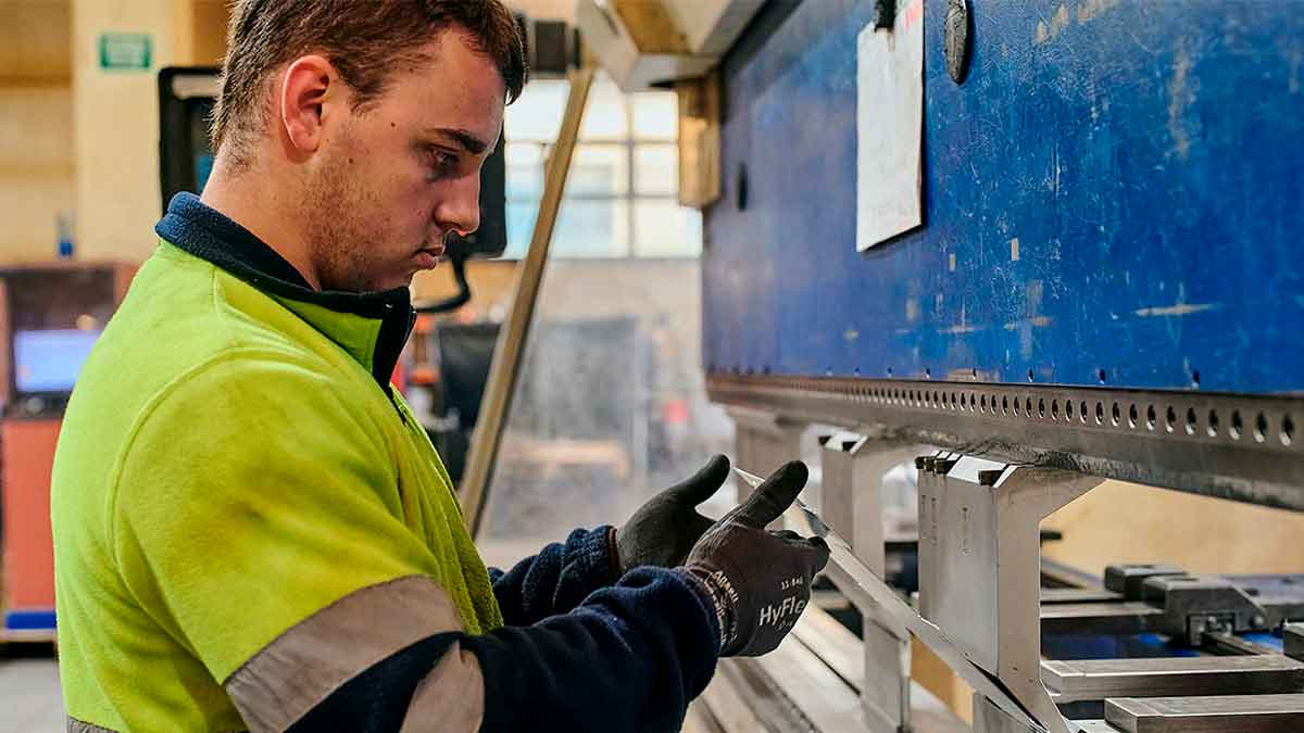 Urge contratación de operarios para una industria de Linares (Jaén): hasta 1.700 euros al mes 