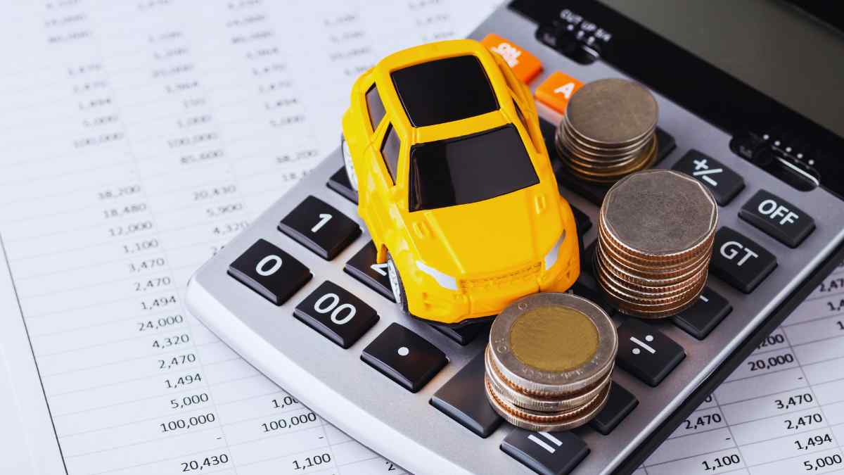 Conoce los casos en los que puedes aplicarte una deducción en la declaración de la Renta por comprar un coche.