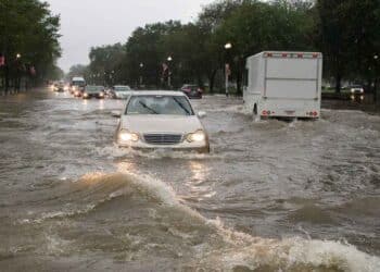 Esto es lo que dice la Ley con respecto a la obligación de acudir al puesto de trabajo si hay una situación de alerta meteorológica.