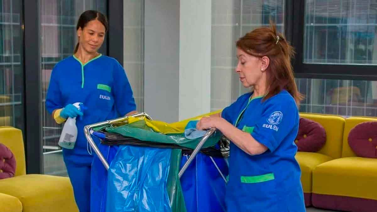 Eulen está seleccionando personal de limpieza para trabajar en este municipio de la provincia onubense: cómo enviar el currículum.