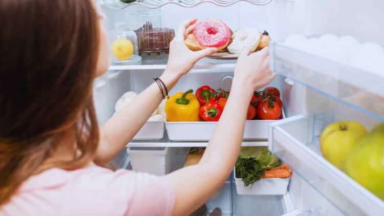 Una experta revela la mejor hora para comer alimentos con azúcar.