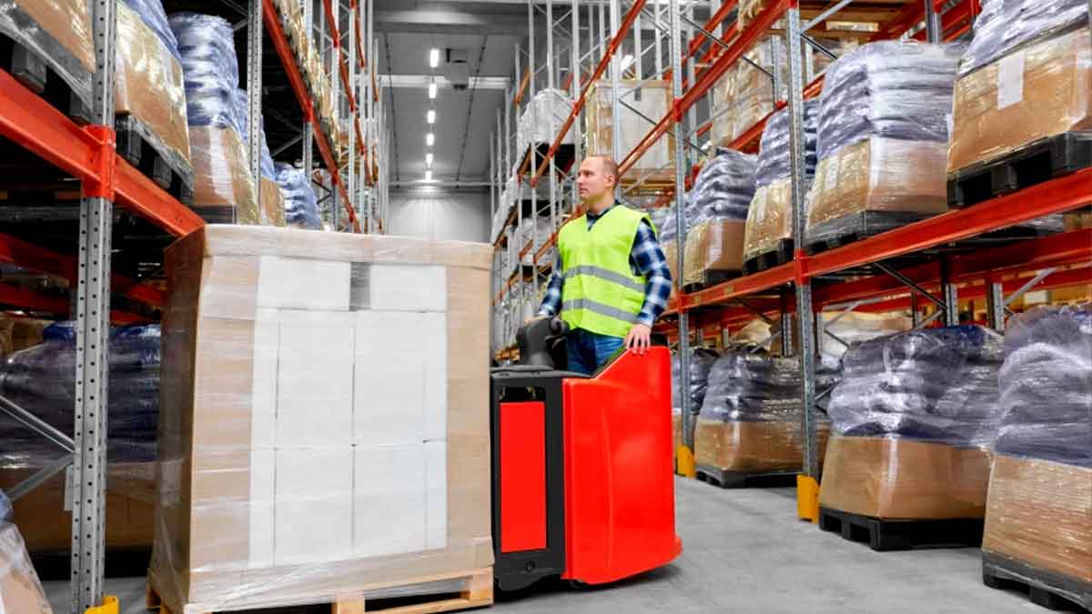 Una empresa del sector del transporte necesita con urgencia mozos/as de almacén: proceso de selección abierto.