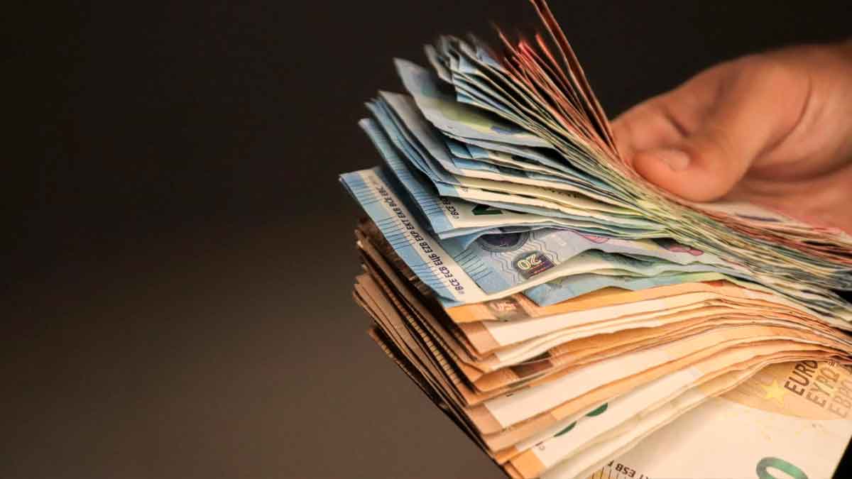 El Plan MOVES III impulsa la movilidad eléctrica en España con ayudas de hasta 7.000 euros, beneficiando ya a particulares.