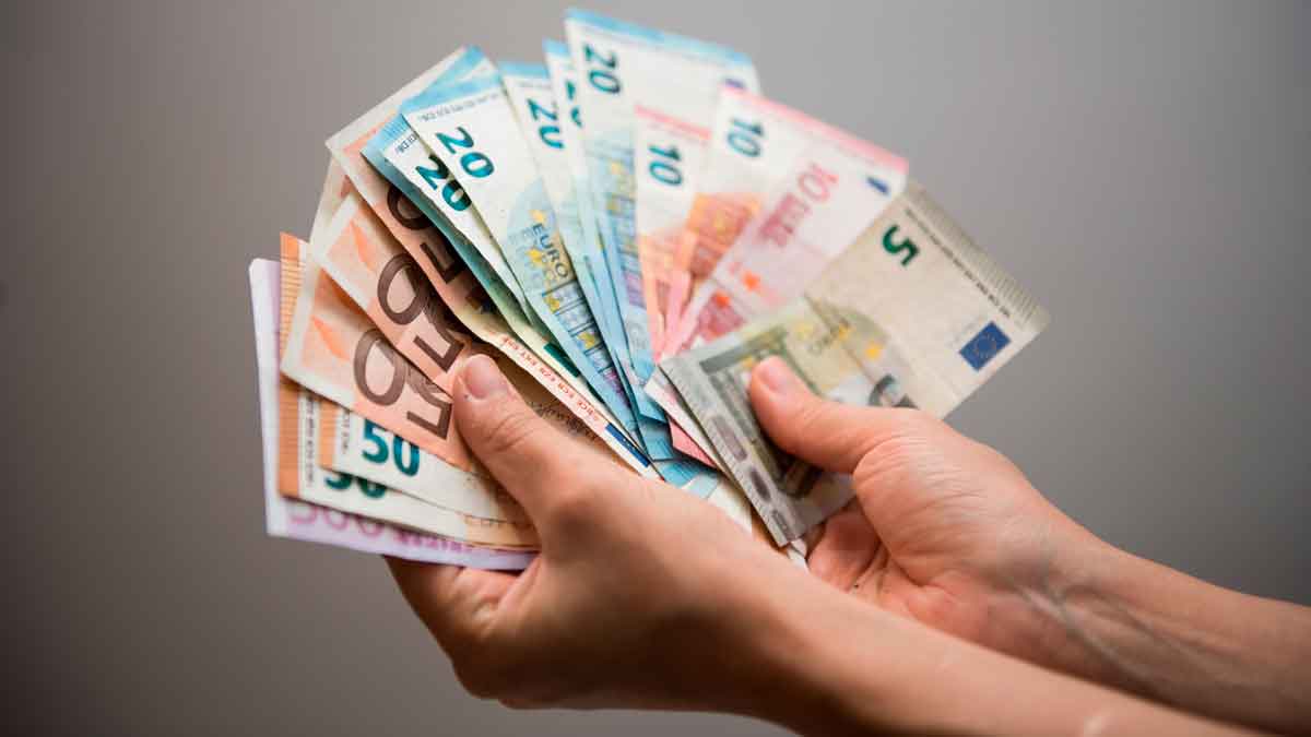 Descubre el nuevo límite exento para la Renta 2024-2025 con dos pagadores; verifica ahora si realmente estás obligado a declarar.