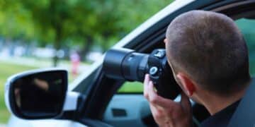 Una mujer con una pensión de incapacidad permanente fue descubierta por un detective privado.