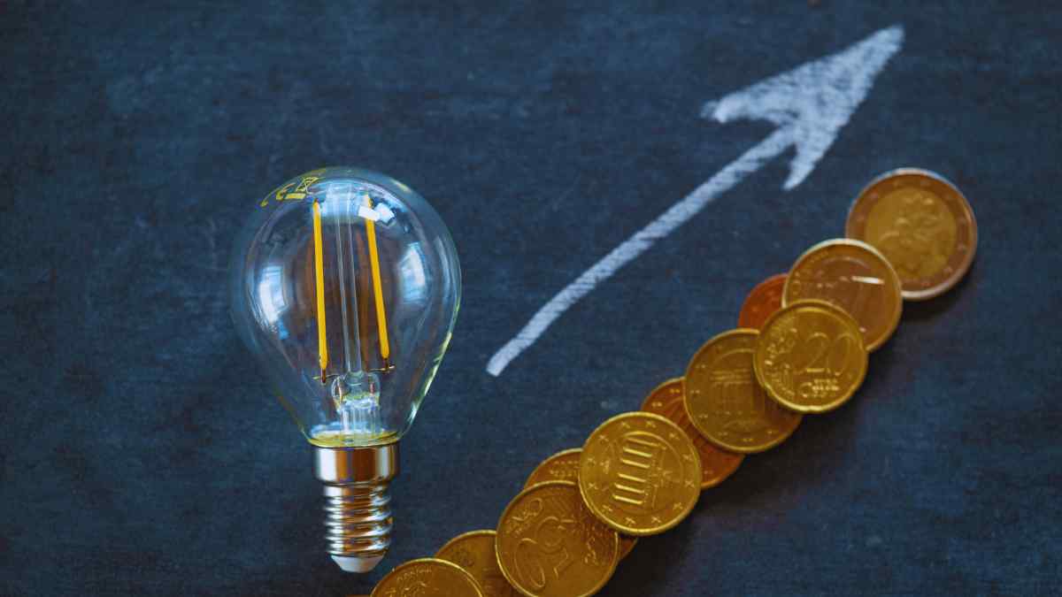 El precio de la luz vuelve a escalar este lunes.
