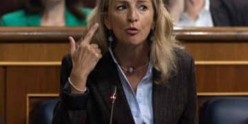 La ministra anuncia que este martes de el Consejo de Ministros aprobará la reducción de la jornada laboral.