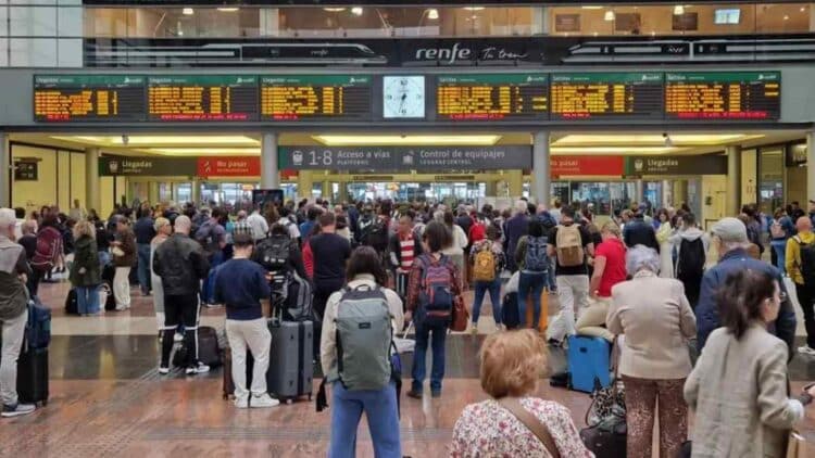 Un sabotaje en la línea del AVE provocó el caos en los destinos andaluces.