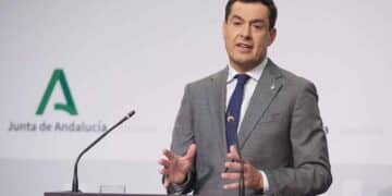 Rueda de prensa de la Junta de Andalucía anunciando ayudas de hasta 10.000 € para fomentar empleo estable en cooperativas y sociedades laborales