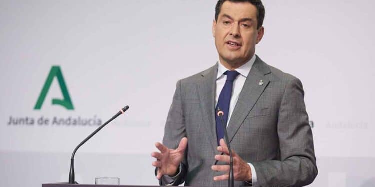 Rueda de prensa de la Junta de Andalucía anunciando ayudas de hasta 10.000 € para fomentar empleo estable en cooperativas y sociedades laborales