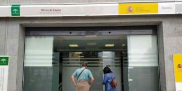 Andalucía, la comunidad autónoma donde más ha bajado el paro en abril.