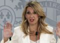 Representante del Gobierno explica la subida del salario mínimo interprofesional SMI a 1 184 euros en rueda de prensa oficial