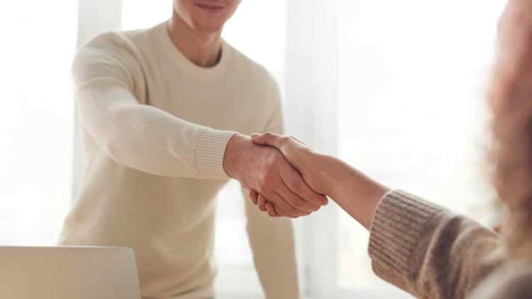 En una entrevista de trabajo, es importante saber qué responder a la pregunta de la banda salarial.