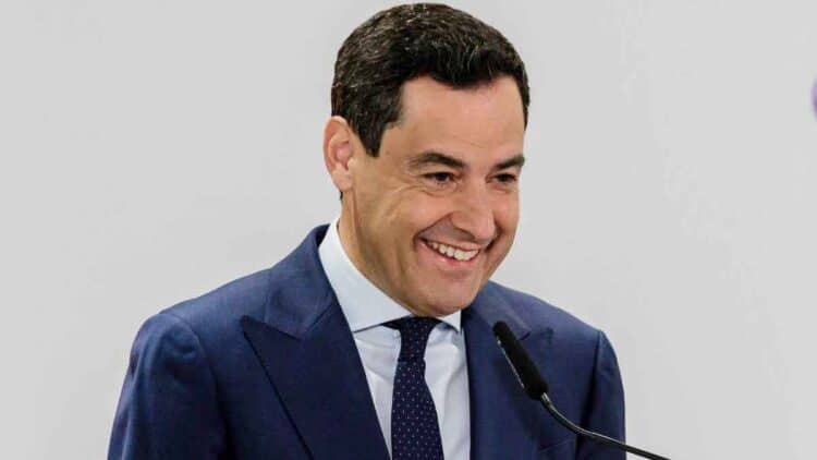 Representante de la Junta de Andalucía anuncia en rueda de prensa la revalorización de la Renta Mínima de Inserción hasta 1.500 € mensuales