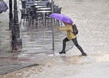 La AEMET ha activado un aviso amarillo por lluvias y tormenta en diferentes puntos de seis provincias de Andalucía.