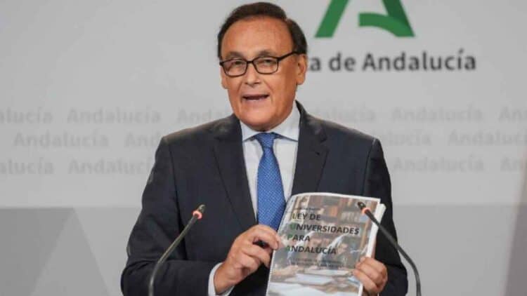 El consejero de Universidades, Investigación e Innovación.