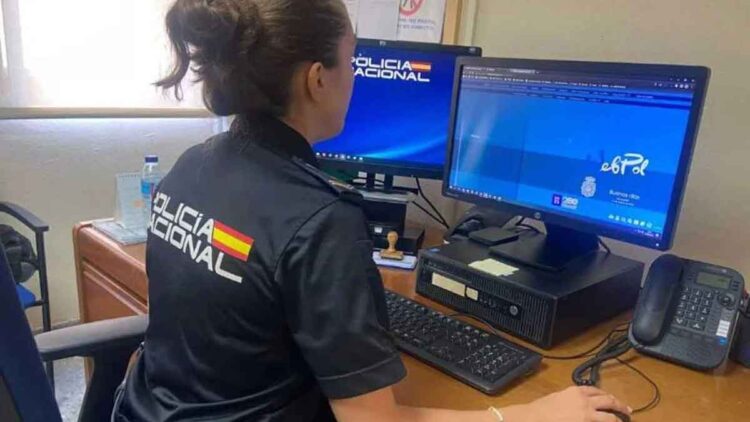 La policía ha alertado sobre un incremento de las estafas en inversiones con criptomonedas.