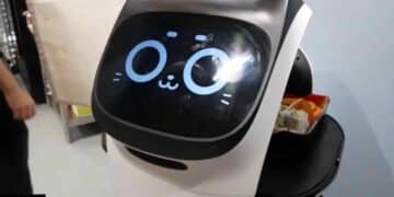 Un restaurante contrata a un robot por 400 euros mensuales.