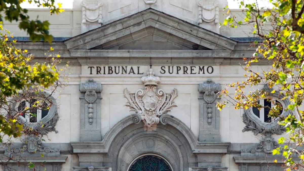 Fachada del Tribunal Supremo de España, relacionada con sentencia que permite a Hacienda revisar ejercicios fiscales prescritos