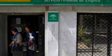 El Servicio Público de Empleo Estatal (SEPE) ha aclarado la duda de si se puede cobrar el paro tras un periodo corto de contratación.