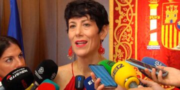 Portavoz de la Seguridad Social anuncia la subida de pensiones para trabajadores nacidos entre 1960 y 1970 durante una rueda de prensa