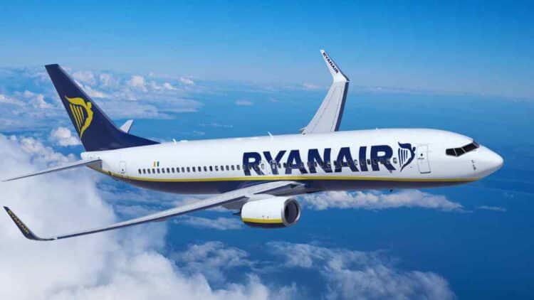 Ryanair vuelve a estar en el ojo del huracán al impedir volar a un hombre de 89 años por tener un DNI permanente.