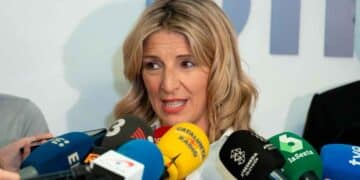 Yolanda Díaz durante una rueda de prensa sobre la reducción de la jornada laboral y el control del absentismo