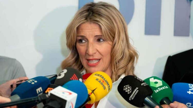 Yolanda Díaz durante una rueda de prensa sobre la reducción de la jornada laboral y el control del absentismo