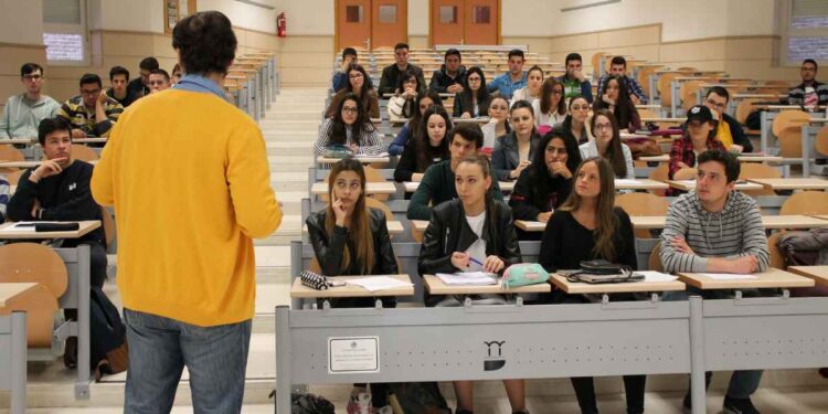Alumnos en una clase dela UJA.