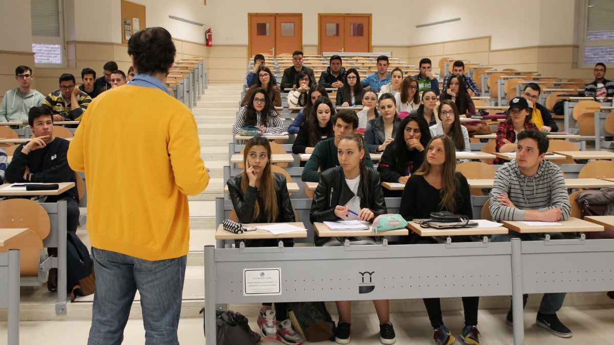 Alumnos en una clase dela UJA.
