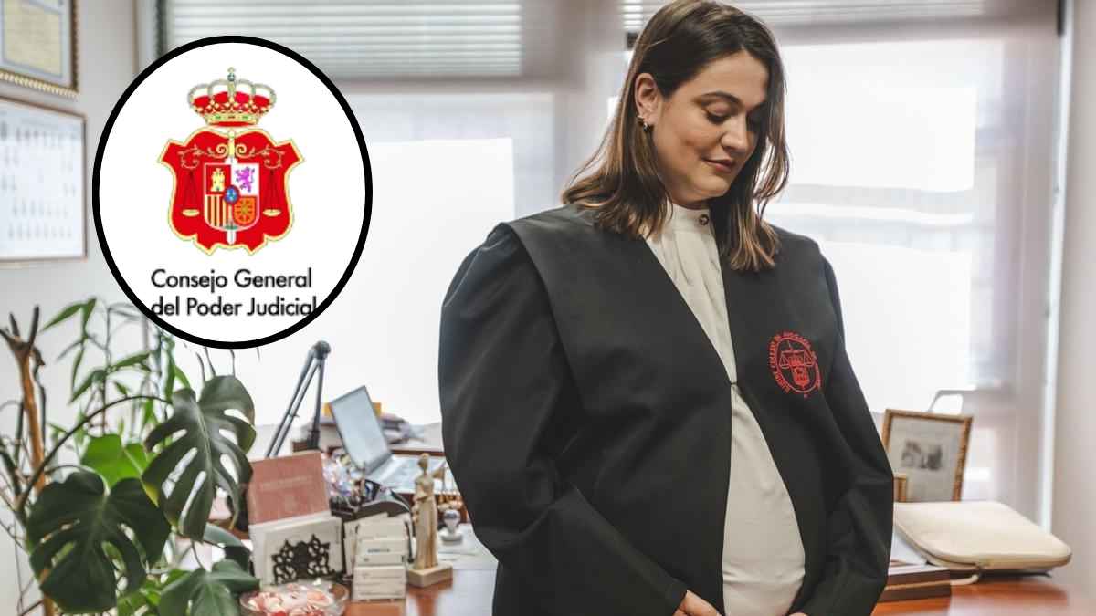 Abogada embarazada con toga y logo del CGPJ tras denunciar a juez que exigió presencia telemática.