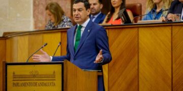 Presidente de la Junta de Andalucía durante el anuncio de nuevas plazas para mayores en residencias y centros de día