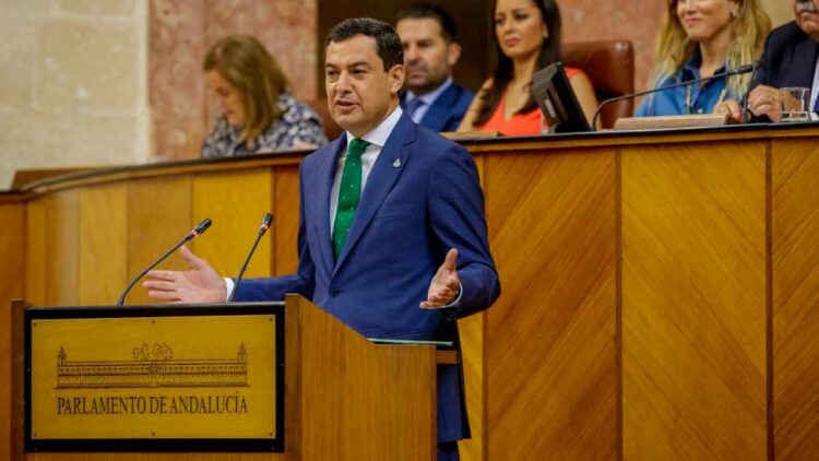 Presidente de la Junta de Andalucía durante el anuncio de nuevas plazas para mayores en residencias y centros de día