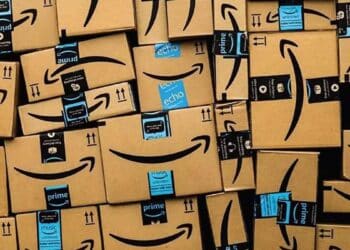 Muchas cajas de envío de Amazon.